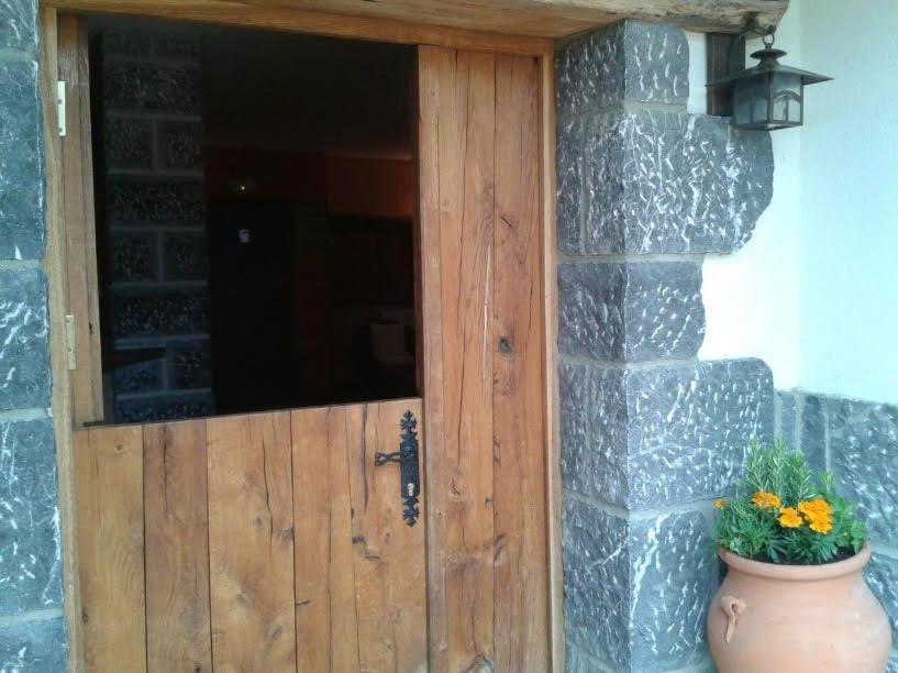 Country house Larre Aundi *